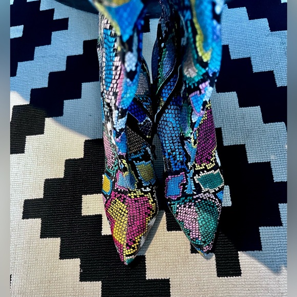 Size 39 multi-colored faux snake skin knee high boots - Picture 5 of 11
